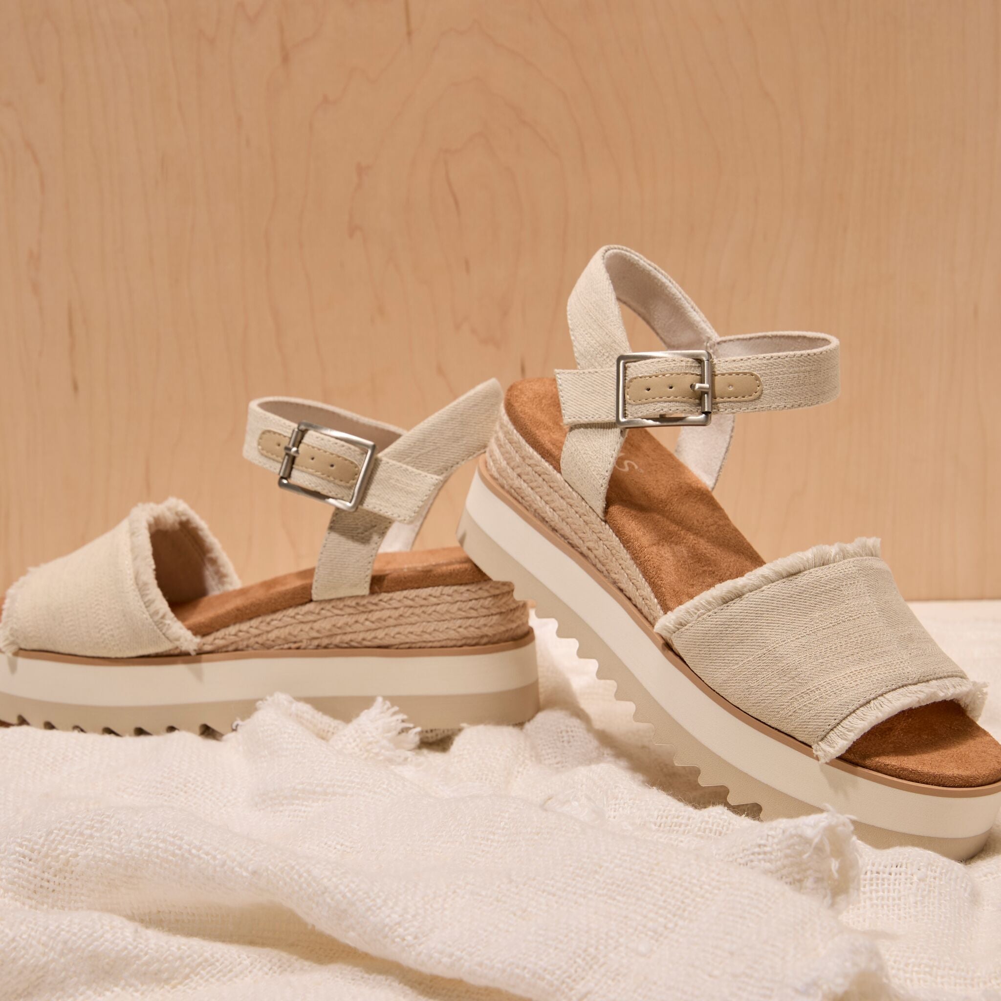 Womens Diana Wedge Sandal White Denim Fray - Image 2