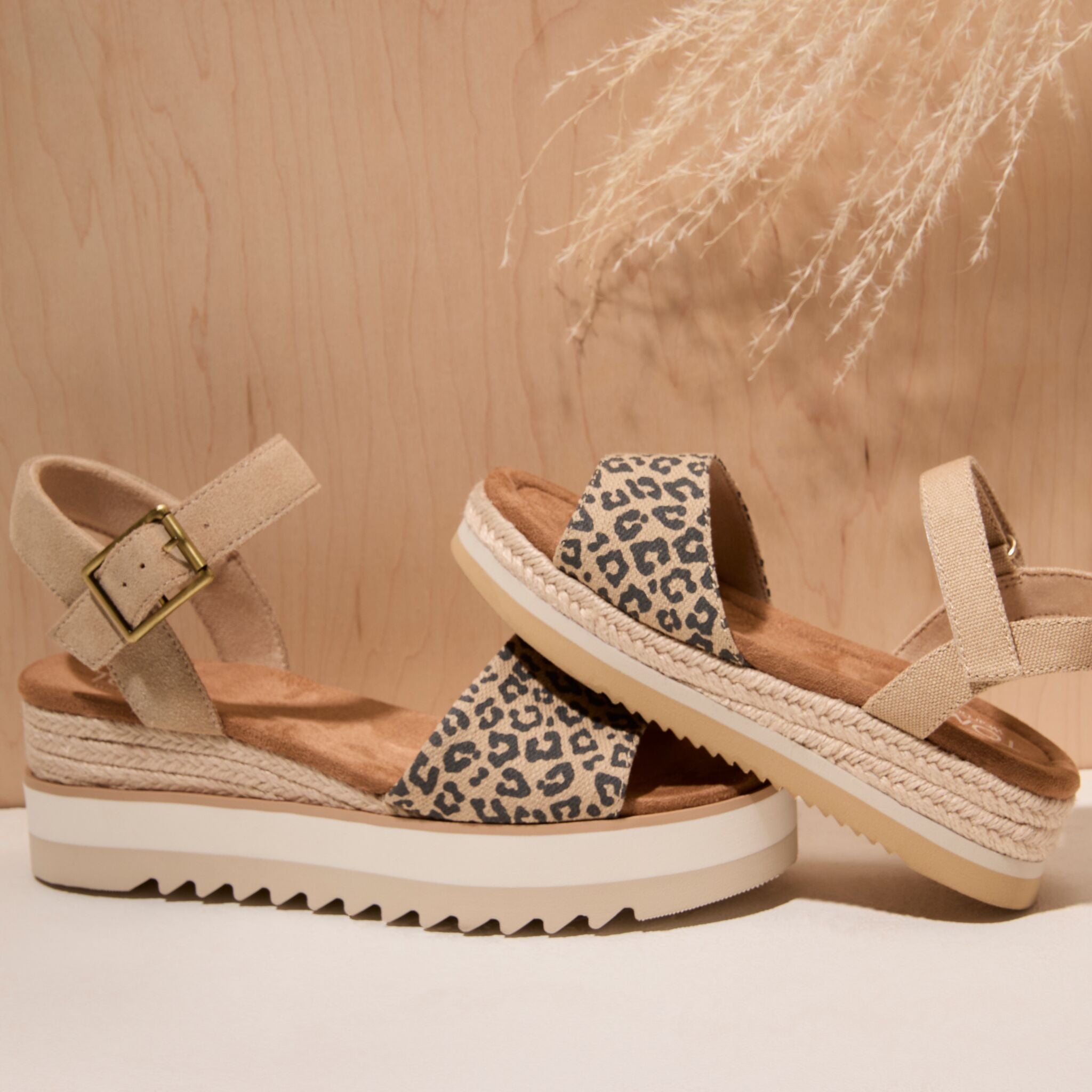 Womens Diana Wedge Sandal Natural Leopard Print - Image 2