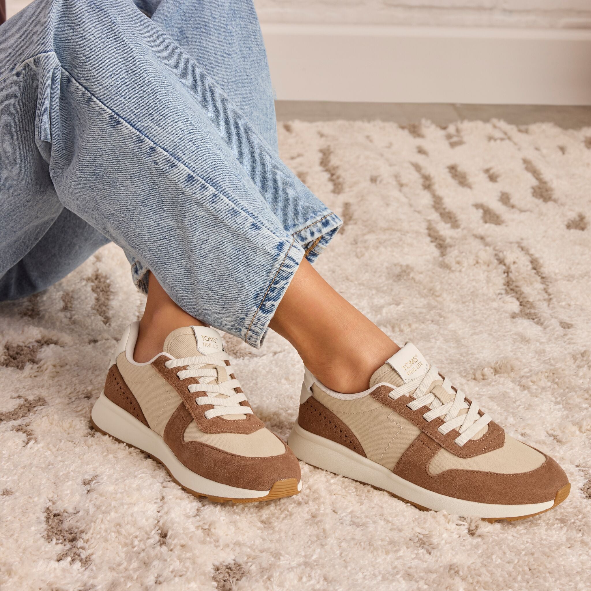 Womens TRVL LITE Retro Runner Sneaker Water Repellent Brown Sugar - Image 3
