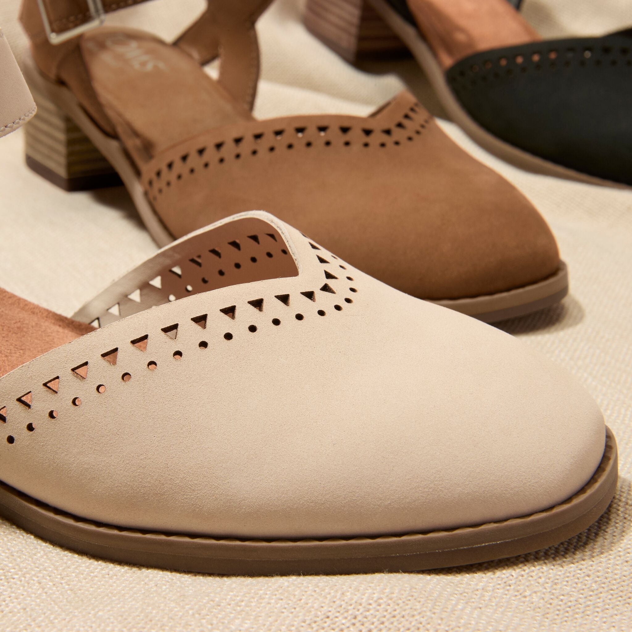 Womens Jaclyn Heel Light Sand Perforated Leather - Image 2