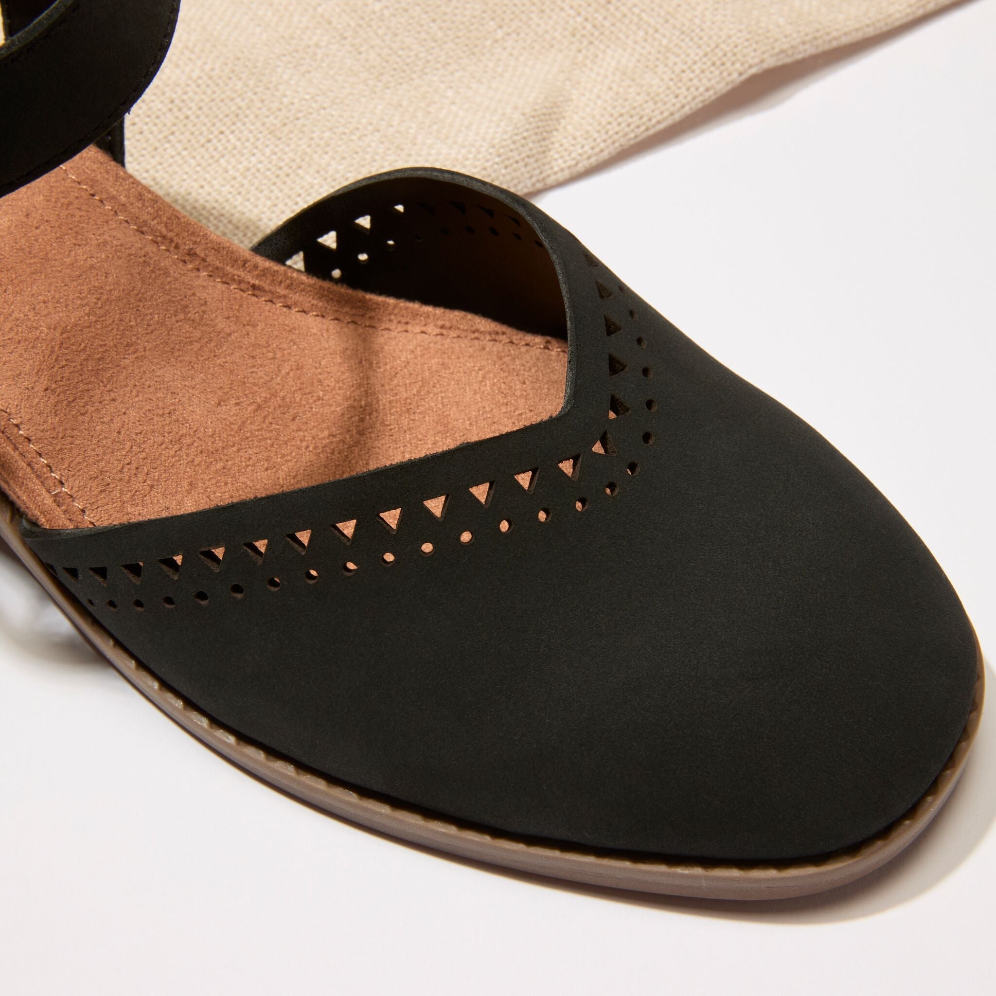 Womens Jaclyn Heel Black Perforated Leather - Image 2
