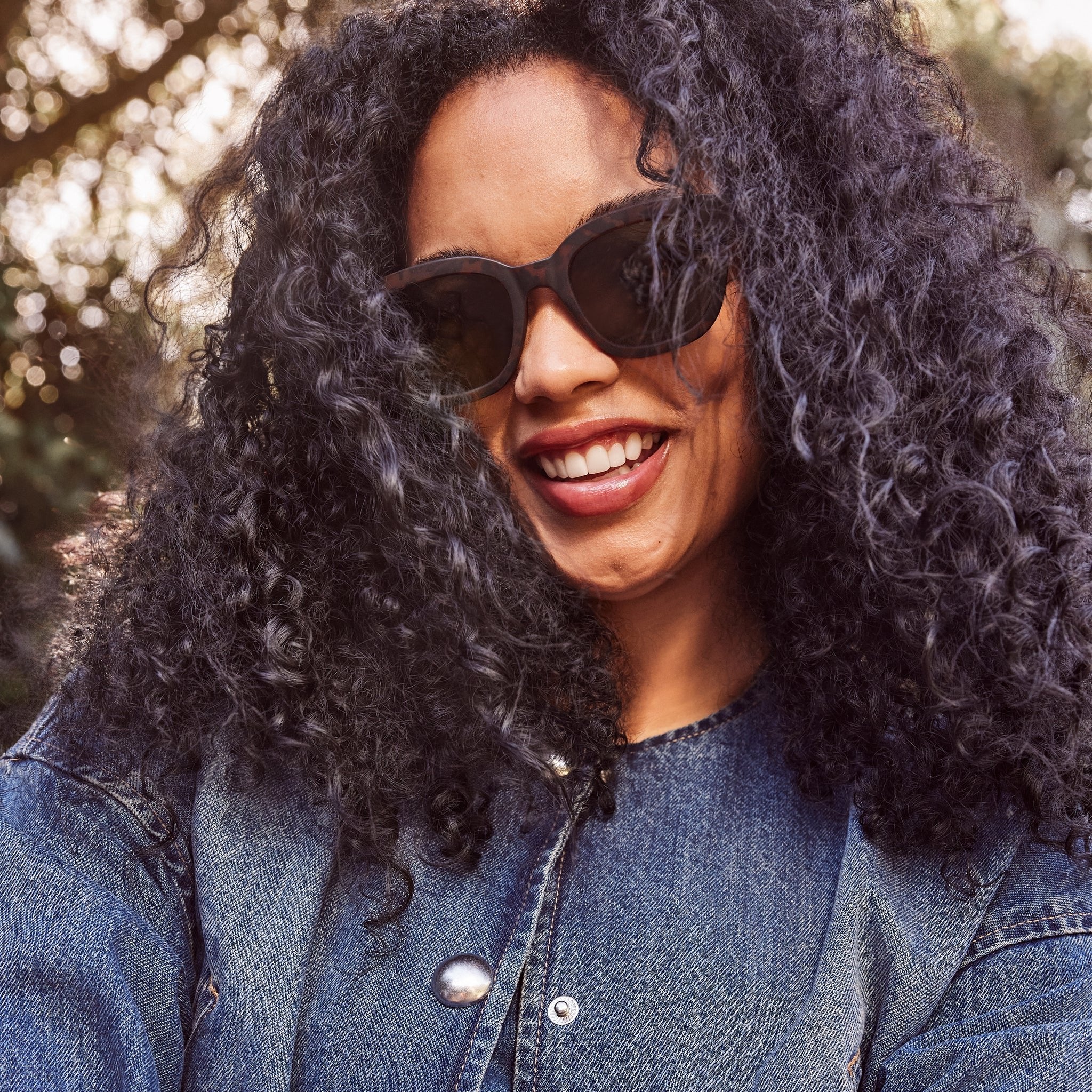 Savanna Traveler Matte Tortoise Sunglasses - Image 2